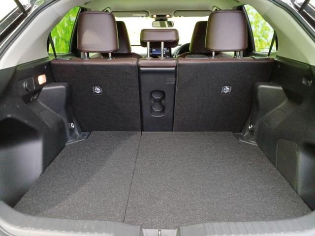 ヤリスクロス ハイブリッドＺ　ディスプレイオーディオ＋ナビ／衝突安全装置／シートヒーター／パノラミックビューモニター／車線逸脱防止支援システム／シート　フルレザー／ヘッドランプ　ＬＥＤ／ＵＳＢジャック　革シート　全周囲カメラ（8枚目）