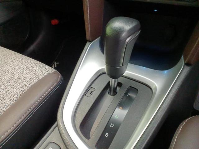 ヤリスクロス ハイブリッドＺ　ディスプレイオーディオ＋ナビ／衝突安全装置／シートヒーター／パノラミックビューモニター／車線逸脱防止支援システム／シート　フルレザー／ヘッドランプ　ＬＥＤ／ＵＳＢジャック　革シート　全周囲カメラ（16枚目）