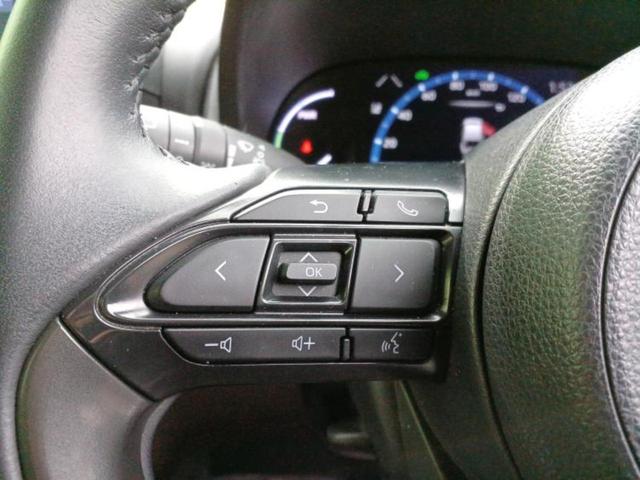 ヤリスクロス ハイブリッドＺ　ディスプレイオーディオ＋ナビ／衝突安全装置／シートヒーター／パノラミックビューモニター／車線逸脱防止支援システム／シート　フルレザー／ヘッドランプ　ＬＥＤ／ＵＳＢジャック　革シート　全周囲カメラ（18枚目）