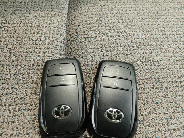 ヤリスクロス ハイブリッドＺ　ディスプレイオーディオ＋ナビ／衝突安全装置／シートヒーター／パノラミックビューモニター／車線逸脱防止支援システム／シート　フルレザー／ヘッドランプ　ＬＥＤ／ＵＳＢジャック　革シート　全周囲カメラ（32枚目）