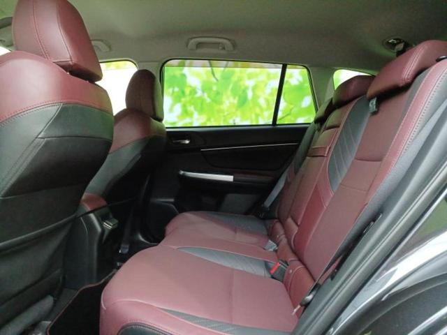 レヴォーグ ４ＷＤ１．６ＳＴＩスポーツアイサイト　保証書／純正　８インチ　ＳＤナビ／デジタルインナーミラー／衝突安全装置／シートヒーター　前席／車線逸脱防止支援システム／シート　フルレザー／ドライブレコーダー　前後／ヘッドランプ　ＬＥＤ／ＥＴＣ（7枚目）