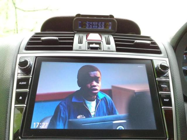 レヴォーグ ４ＷＤ１．６ＳＴＩスポーツアイサイト　保証書／純正　８インチ　ＳＤナビ／デジタルインナーミラー／衝突安全装置／シートヒーター　前席／車線逸脱防止支援システム／シート　フルレザー／ドライブレコーダー　前後／ヘッドランプ　ＬＥＤ／ＥＴＣ（12枚目）