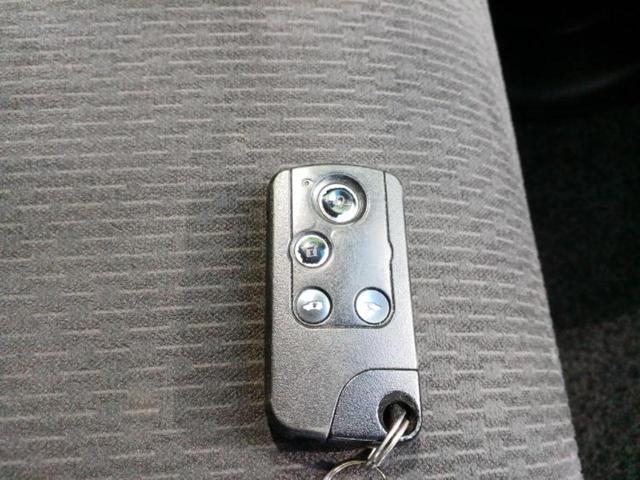 フリード Ｇエアロ　新品タイヤ／純正　ＳＤナビ／フリップダウンモニター／両側電動スライドドア／ドライブレコーダー　前後／ヘッドランプ　ＨＩＤ／ＥＴＣ／ＥＢＤ付ＡＢＳ／バックモニター／ワンセグＴＶ／ＤＶＤ　バックカメラ（33枚目）