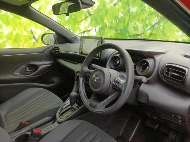 ヤリス ハイブリッドＧ　保証書／ディスプレイオーディオ＋ナビ８インチ／衝突安全装置／パノラミックビューモニター／車線逸脱防止支援システム／ヘッドランプ　ＬＥＤ／Ｂｌｕｅｔｏｏｔｈ接続／ＥＴＣ／ＥＢＤ付ＡＢＳ　全周囲カメラ（4枚目）