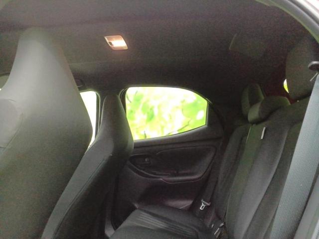 ヤリス ハイブリッドＧ　保証書／ディスプレイオーディオ＋ナビ８インチ／衝突安全装置／パノラミックビューモニター／車線逸脱防止支援システム／ヘッドランプ　ＬＥＤ／Ｂｌｕｅｔｏｏｔｈ接続／ＥＴＣ／ＥＢＤ付ＡＢＳ　全周囲カメラ（7枚目）