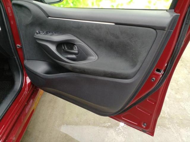 ヤリス ハイブリッドＧ　保証書／ディスプレイオーディオ＋ナビ８インチ／衝突安全装置／パノラミックビューモニター／車線逸脱防止支援システム／ヘッドランプ　ＬＥＤ／Ｂｌｕｅｔｏｏｔｈ接続／ＥＴＣ／ＥＢＤ付ＡＢＳ　全周囲カメラ（20枚目）