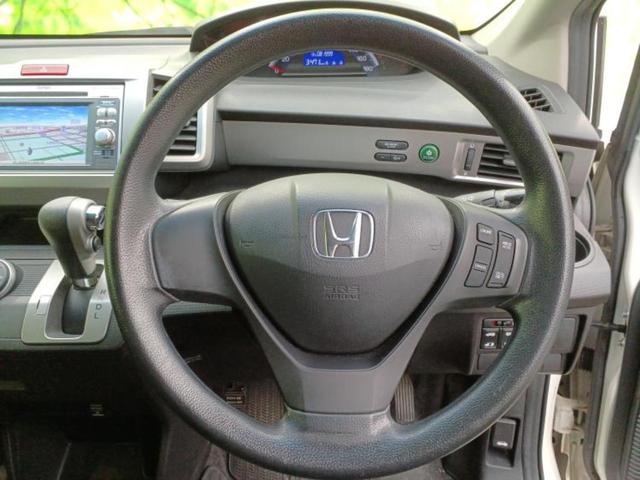 フリード Gジャストセレクション 純正 SDナビ/両側電動スライドドア/ヘッドランプ HID/ETC/EBD付ABS/横滑り防止装置/ワンセグTV/パワーウインドウ/エンジンスタートボタン/キーレスエントリー/オートエアコン(14枚目)