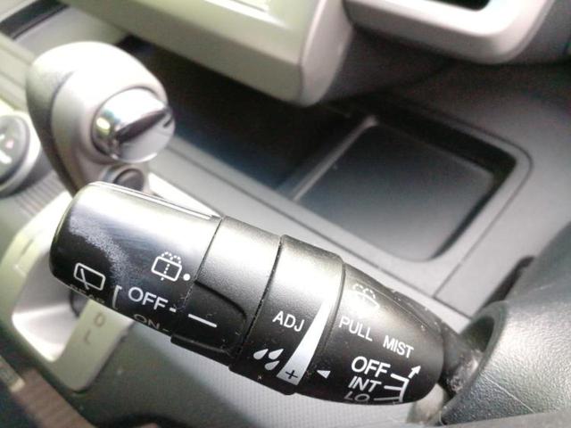 フリード Gジャストセレクション 純正 SDナビ/両側電動スライドドア/ヘッドランプ HID/ETC/EBD付ABS/横滑り防止装置/ワンセグTV/パワーウインドウ/エンジンスタートボタン/キーレスエントリー/オートエアコン(16枚目)