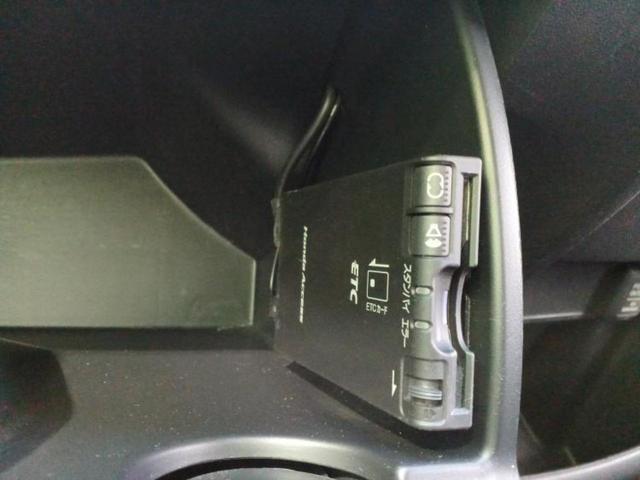 フリード Gジャストセレクション 純正 SDナビ/両側電動スライドドア/ヘッドランプ HID/ETC/EBD付ABS/横滑り防止装置/ワンセグTV/パワーウインドウ/エンジンスタートボタン/キーレスエントリー/オートエアコン(18枚目)