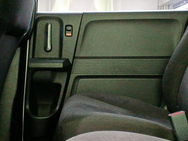 フリード Gジャストセレクション 純正 SDナビ/両側電動スライドドア/ヘッドランプ HID/ETC/EBD付ABS/横滑り防止装置/ワンセグTV/パワーウインドウ/エンジンスタートボタン/キーレスエントリー/オートエアコン(23枚目)