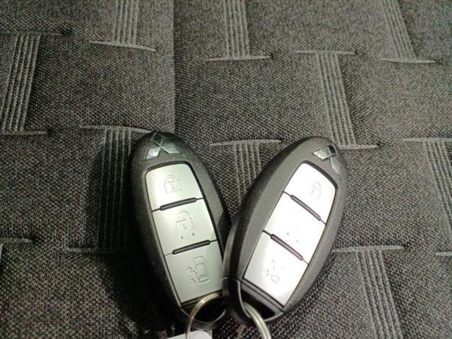 デリカミニ Ｇ　保証書／イーアシスト（ミツビシ）／電動スライドドア／シートヒーター　前席／車線逸脱防止支援システム／シート　ハーフレザー／ヘッドランプ　ＬＥＤ／ＥＢＤ付ＡＢＳ／横滑り防止装置／アイドリングストップ（30枚目）