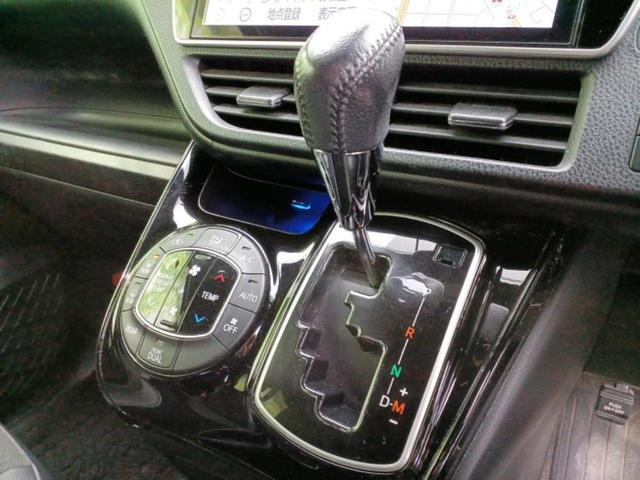 ノア Ｓｉダブルバイビー２　保証書／純正　１０インチ　ＳＤナビ／フリップダウンモニター／衝突安全装置／両側電動スライドドア／車線逸脱防止支援システム／シート　ハーフレザー／ドライブレコーダー　純正／ＵＳＢジャック　バックカメラ（17枚目）