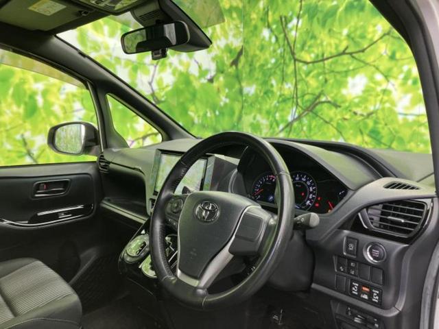 ヴォクシー ＺＳ　保証書／純正　１０インチ　ＳＤナビ／両側電動スライドドア／ヘッドランプ　ＬＥＤ／Ｂｌｕｅｔｏｏｔｈ接続／ＥＴＣ／ＥＢＤ付ＡＢＳ／横滑り防止装置／アイドリングストップ／クルーズコントロール　ＤＶＤ再生（4枚目）