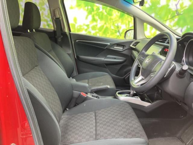 フィット 13G・Sパッケージ 純正 SDナビ/ヘッドランプ HID/ETC/EBD付ABS/横滑り防止装置/アイドリングストップ/ワンセグTV/エアバッグ 運転席/エアバッグ 助手席/MTモード付き HIDヘッドライト(4枚目)