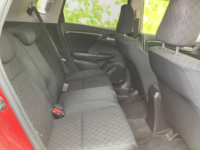 フィット 13G・Sパッケージ 純正 SDナビ/ヘッドランプ HID/ETC/EBD付ABS/横滑り防止装置/アイドリングストップ/ワンセグTV/エアバッグ 運転席/エアバッグ 助手席/MTモード付き HIDヘッドライト(5枚目)