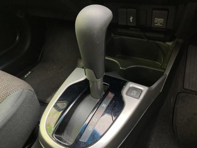 フィット 13G・Sパッケージ 純正 SDナビ/ヘッドランプ HID/ETC/EBD付ABS/横滑り防止装置/アイドリングストップ/ワンセグTV/エアバッグ 運転席/エアバッグ 助手席/MTモード付き HIDヘッドライト(17枚目)