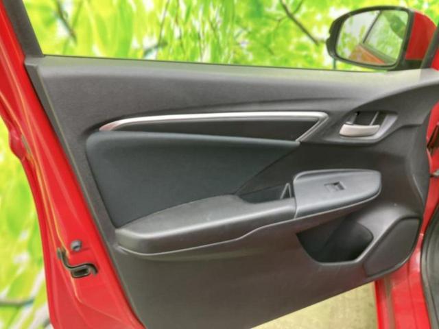 フィット 13G・Sパッケージ 純正 SDナビ/ヘッドランプ HID/ETC/EBD付ABS/横滑り防止装置/アイドリングストップ/ワンセグTV/エアバッグ 運転席/エアバッグ 助手席/MTモード付き HIDヘッドライト(22枚目)