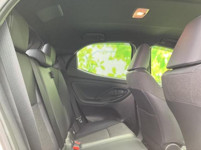 ヤリス ハイブリッドＺ　保証書／ディスプレイオーディオ＋ナビ８インチ／シートヒーター／車線逸脱防止支援システム／シート　ハーフレザー／ヘッドランプ　ＬＥＤ／ＥＴＣ／ＥＢＤ付ＡＢＳ／横滑り防止装置　バックカメラ　ワンオーナー（5枚目）