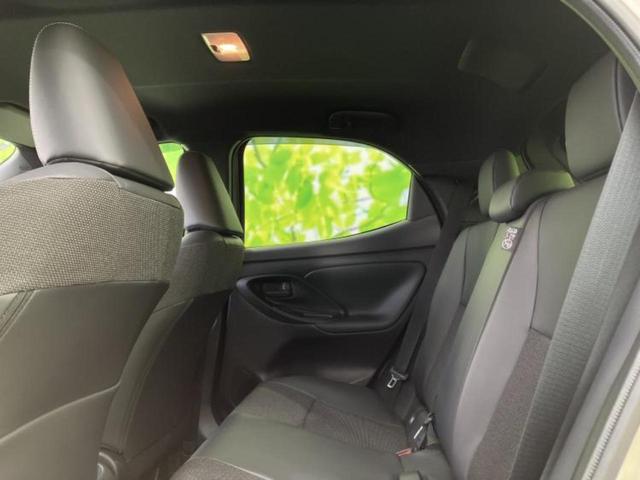 ヤリス ハイブリッドＺ　保証書／ディスプレイオーディオ＋ナビ８インチ／シートヒーター／車線逸脱防止支援システム／シート　ハーフレザー／ヘッドランプ　ＬＥＤ／ＥＴＣ／ＥＢＤ付ＡＢＳ／横滑り防止装置　バックカメラ　ワンオーナー（7枚目）