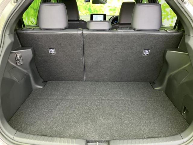 ヤリス ハイブリッドＺ　保証書／ディスプレイオーディオ＋ナビ８インチ／シートヒーター／車線逸脱防止支援システム／シート　ハーフレザー／ヘッドランプ　ＬＥＤ／ＥＴＣ／ＥＢＤ付ＡＢＳ／横滑り防止装置　バックカメラ　ワンオーナー（8枚目）