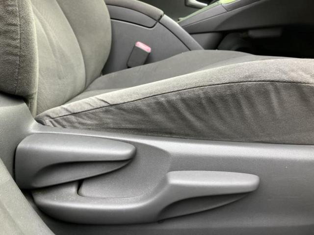 プリウス Ｓツーリングセレクション　新品タイヤ／保証書／純正　ＳＤナビ／ＥＴＣ／ＥＢＤ付ＡＢＳ／横滑り防止装置／アイドリングストップ／ワンセグＴＶ／エアバッグ　運転席／エアバッグ　助手席／エアバッグ　サイド　盗難防止装置（37枚目）