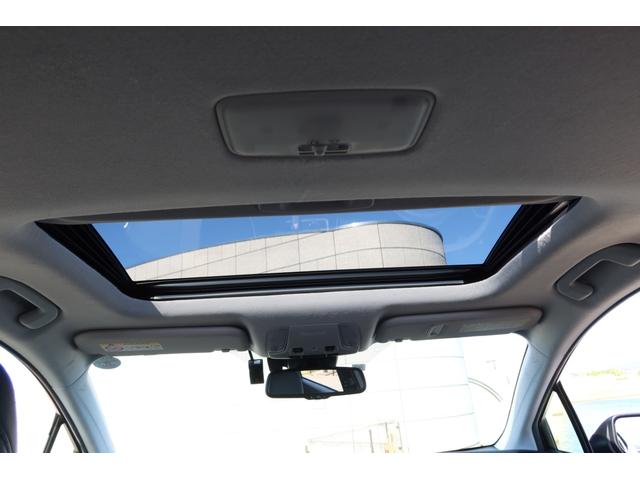 プリウス Ａプレミアム　ＴＲＤエアロ　サンルーフ　１７ｉｎホイール　本革シート　シートヒーター　９型ナビ　ドライブレコーダー　Ｂｌｕｅｔｏｏｔｈ　バックカメラ　レーダークルーズ　クリアランスソナー　オートハイビーム　禁煙車（23枚目）