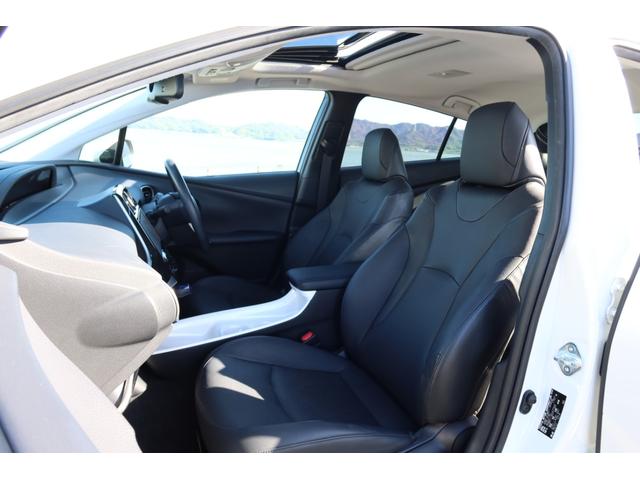 プリウス Ａプレミアム　ＴＲＤエアロ　サンルーフ　１７ｉｎホイール　本革シート　シートヒーター　９型ナビ　ドライブレコーダー　Ｂｌｕｅｔｏｏｔｈ　バックカメラ　レーダークルーズ　クリアランスソナー　オートハイビーム　禁煙車（30枚目）