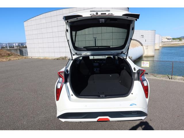 プリウス Ａプレミアム　ＴＲＤエアロ　サンルーフ　１７ｉｎホイール　本革シート　シートヒーター　９型ナビ　ドライブレコーダー　Ｂｌｕｅｔｏｏｔｈ　バックカメラ　レーダークルーズ　クリアランスソナー　オートハイビーム　禁煙車（35枚目）