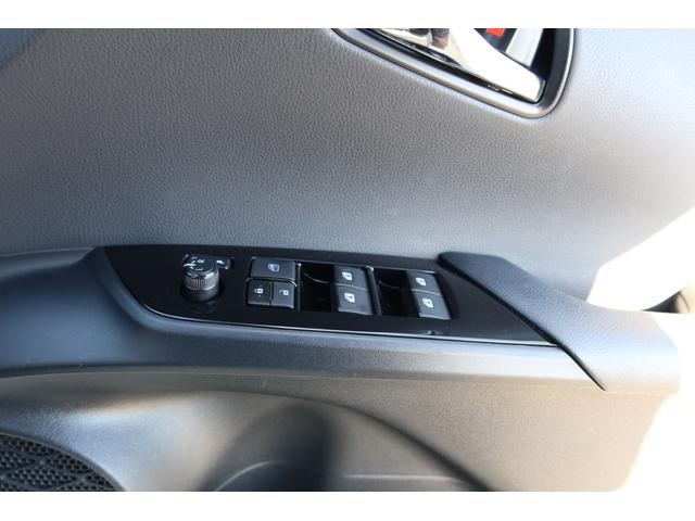 プリウス Ａプレミアム　ＴＲＤエアロ　サンルーフ　１７ｉｎホイール　本革シート　シートヒーター　９型ナビ　ドライブレコーダー　Ｂｌｕｅｔｏｏｔｈ　バックカメラ　レーダークルーズ　クリアランスソナー　オートハイビーム　禁煙車（38枚目）