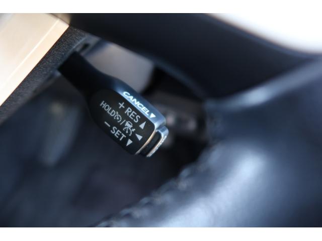 プリウス Ａプレミアム　ＴＲＤエアロ　サンルーフ　１７ｉｎホイール　本革シート　シートヒーター　９型ナビ　ドライブレコーダー　Ｂｌｕｅｔｏｏｔｈ　バックカメラ　レーダークルーズ　クリアランスソナー　オートハイビーム　禁煙車（41枚目）