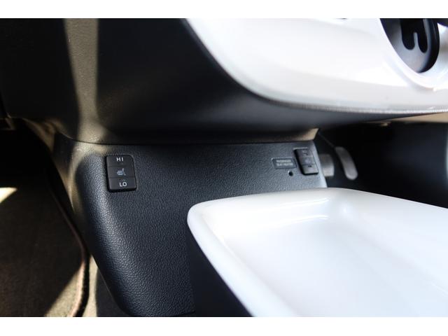プリウス Ａプレミアム　ＴＲＤエアロ　サンルーフ　１７ｉｎホイール　本革シート　シートヒーター　９型ナビ　ドライブレコーダー　Ｂｌｕｅｔｏｏｔｈ　バックカメラ　レーダークルーズ　クリアランスソナー　オートハイビーム　禁煙車（46枚目）
