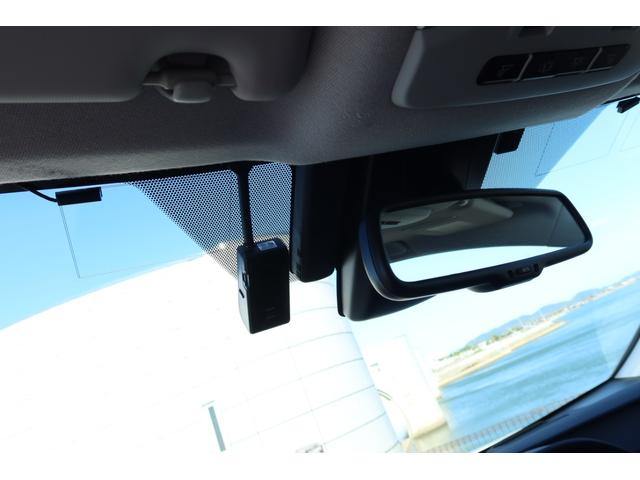 プリウス Ａプレミアム　ＴＲＤエアロ　サンルーフ　１７ｉｎホイール　本革シート　シートヒーター　９型ナビ　ドライブレコーダー　Ｂｌｕｅｔｏｏｔｈ　バックカメラ　レーダークルーズ　クリアランスソナー　オートハイビーム　禁煙車（50枚目）
