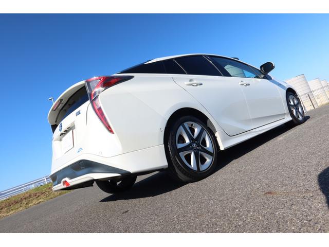 プリウス Ａプレミアム　ＴＲＤエアロ　サンルーフ　１７ｉｎホイール　本革シート　シートヒーター　９型ナビ　ドライブレコーダー　Ｂｌｕｅｔｏｏｔｈ　バックカメラ　レーダークルーズ　クリアランスソナー　オートハイビーム　禁煙車（67枚目）