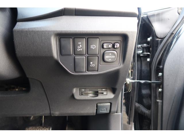 プリウス Gツーリングセレクション 最終後期 フルエアロ ソーラーパネル付きサンルーフ 前後ドライブレコーダー 新品シートカバー コンビステアリング パワーシート 純正SDナビ Bカメラ ETC Bluetooth クルーズコントロール(40枚目)