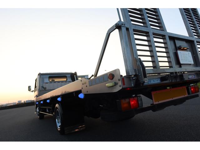 キャンター 　積載車　ユニック　ＮＥＯ５　ＵＣ－３５　ラジコン有り　ウィンチ　ＬＥＤ作業灯　ワンオーナー　メッキホイールカバー　フロントメッキパーツ　サイドマーカー　ディーゼルターボ　型式ＫＫ－ＦＥ８３ＤＧＮ（9枚目）