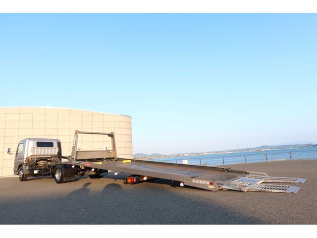 キャンター 　積載車　ユニック　ＮＥＯ５　ＵＣ－３５　ラジコン有り　ウィンチ　ＬＥＤ作業灯　ワンオーナー　メッキホイールカバー　フロントメッキパーツ　サイドマーカー　ディーゼルターボ　型式ＫＫ－ＦＥ８３ＤＧＮ（32枚目）