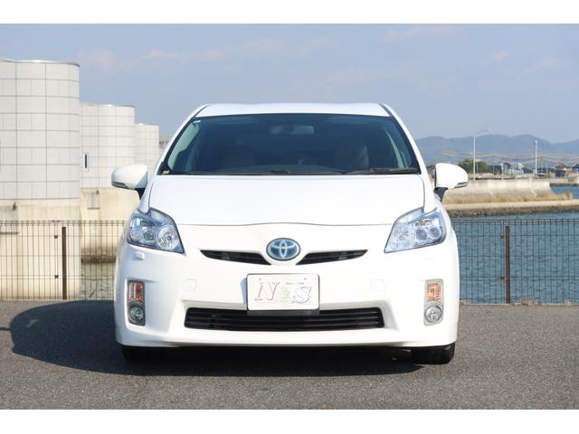 プリウス Ｇツーリングセレクションレザーパッケージ　ＨＶバッテリー交換済　レーダークルーズ　プリクラッシュセーフティ　１７インチホイール　ＡＵＸ　ＬＥＤヘッドライト　純正ナビ　バックカメラ　ＥＴＣ　Ｂｌｕｅｔｏｏｔｈ　本革シート　シートヒーター　ＨＵＤ（3枚目）