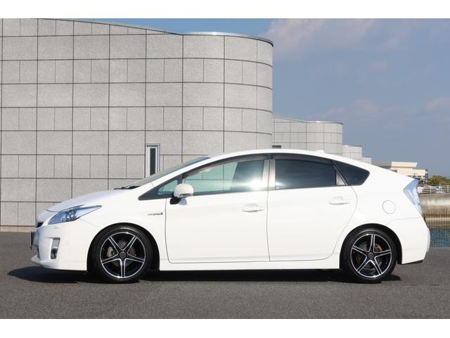 プリウス Ｇツーリングセレクションレザーパッケージ　ＨＶバッテリー交換済　レーダークルーズ　プリクラッシュセーフティ　１７インチホイール　ＡＵＸ　ＬＥＤヘッドライト　純正ナビ　バックカメラ　ＥＴＣ　Ｂｌｕｅｔｏｏｔｈ　本革シート　シートヒーター　ＨＵＤ（5枚目）