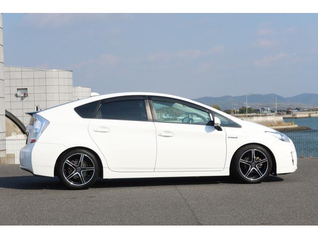 プリウス Ｇツーリングセレクションレザーパッケージ　ＨＶバッテリー交換済　レーダークルーズ　プリクラッシュセーフティ　１７インチホイール　ＡＵＸ　ＬＥＤヘッドライト　純正ナビ　バックカメラ　ＥＴＣ　Ｂｌｕｅｔｏｏｔｈ　本革シート　シートヒーター　ＨＵＤ（7枚目）