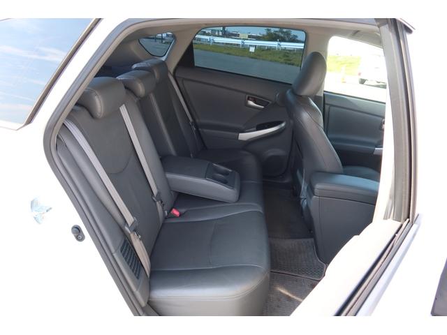 プリウス Ｇツーリングセレクションレザーパッケージ　ＨＶバッテリー交換済　レーダークルーズ　プリクラッシュセーフティ　１７インチホイール　ＡＵＸ　ＬＥＤヘッドライト　純正ナビ　バックカメラ　ＥＴＣ　Ｂｌｕｅｔｏｏｔｈ　本革シート　シートヒーター　ＨＵＤ（25枚目）