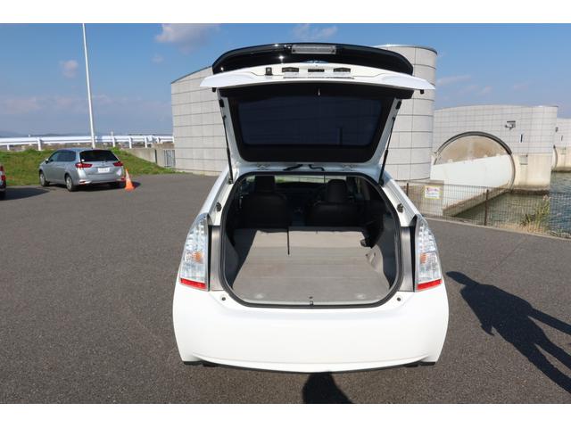 プリウス Ｇツーリングセレクションレザーパッケージ　ＨＶバッテリー交換済　レーダークルーズ　プリクラッシュセーフティ　１７インチホイール　ＡＵＸ　ＬＥＤヘッドライト　純正ナビ　バックカメラ　ＥＴＣ　Ｂｌｕｅｔｏｏｔｈ　本革シート　シートヒーター　ＨＵＤ（31枚目）