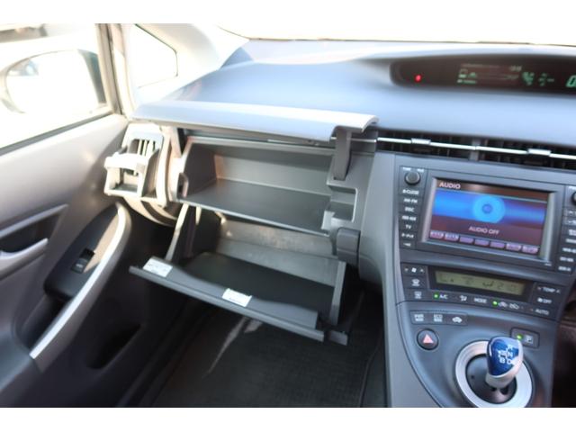 プリウス Ｇツーリングセレクションレザーパッケージ　ＨＶバッテリー交換済　レーダークルーズ　プリクラッシュセーフティ　１７インチホイール　ＡＵＸ　ＬＥＤヘッドライト　純正ナビ　バックカメラ　ＥＴＣ　Ｂｌｕｅｔｏｏｔｈ　本革シート　シートヒーター　ＨＵＤ（50枚目）