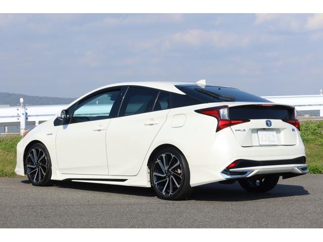 プリウス Ａプレミアム　寒冷地仕様　禁煙車　モデリスタエアロ　モデリスタホイール　サンルーフ　本革シート　９型ナビ　パノラミックビュー　ＵＳＢ　ＥＴＣ　レーダークルーズ　クリアランスソナー　オートハイビーム　安全装備搭載（5枚目）