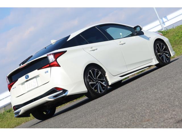 プリウス Ａプレミアム　寒冷地仕様　禁煙車　モデリスタエアロ　モデリスタホイール　サンルーフ　本革シート　９型ナビ　パノラミックビュー　ＵＳＢ　ＥＴＣ　レーダークルーズ　クリアランスソナー　オートハイビーム　安全装備搭載（9枚目）