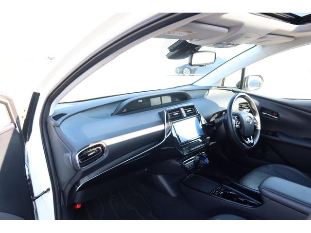 プリウス Ａプレミアム　寒冷地仕様　禁煙車　モデリスタエアロ　モデリスタホイール　サンルーフ　本革シート　９型ナビ　パノラミックビュー　ＵＳＢ　ＥＴＣ　レーダークルーズ　クリアランスソナー　オートハイビーム　安全装備搭載（29枚目）