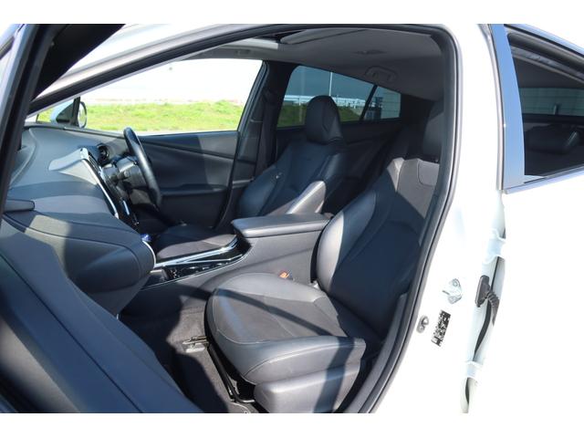 プリウス Ａプレミアム　寒冷地仕様　禁煙車　モデリスタエアロ　モデリスタホイール　サンルーフ　本革シート　９型ナビ　パノラミックビュー　ＵＳＢ　ＥＴＣ　レーダークルーズ　クリアランスソナー　オートハイビーム　安全装備搭載（31枚目）