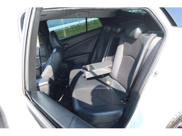 プリウス Ａプレミアム　寒冷地仕様　禁煙車　モデリスタエアロ　モデリスタホイール　サンルーフ　本革シート　９型ナビ　パノラミックビュー　ＵＳＢ　ＥＴＣ　レーダークルーズ　クリアランスソナー　オートハイビーム　安全装備搭載（32枚目）