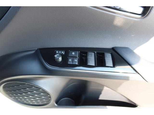 プリウス Ａプレミアム　寒冷地仕様　禁煙車　モデリスタエアロ　モデリスタホイール　サンルーフ　本革シート　９型ナビ　パノラミックビュー　ＵＳＢ　ＥＴＣ　レーダークルーズ　クリアランスソナー　オートハイビーム　安全装備搭載（37枚目）