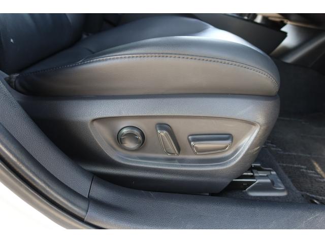 プリウス Ａプレミアム　寒冷地仕様　禁煙車　モデリスタエアロ　モデリスタホイール　サンルーフ　本革シート　９型ナビ　パノラミックビュー　ＵＳＢ　ＥＴＣ　レーダークルーズ　クリアランスソナー　オートハイビーム　安全装備搭載（40枚目）