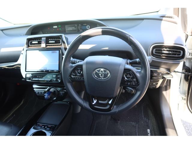 プリウス Ａプレミアム　寒冷地仕様　禁煙車　モデリスタエアロ　モデリスタホイール　サンルーフ　本革シート　９型ナビ　パノラミックビュー　ＵＳＢ　ＥＴＣ　レーダークルーズ　クリアランスソナー　オートハイビーム　安全装備搭載（41枚目）